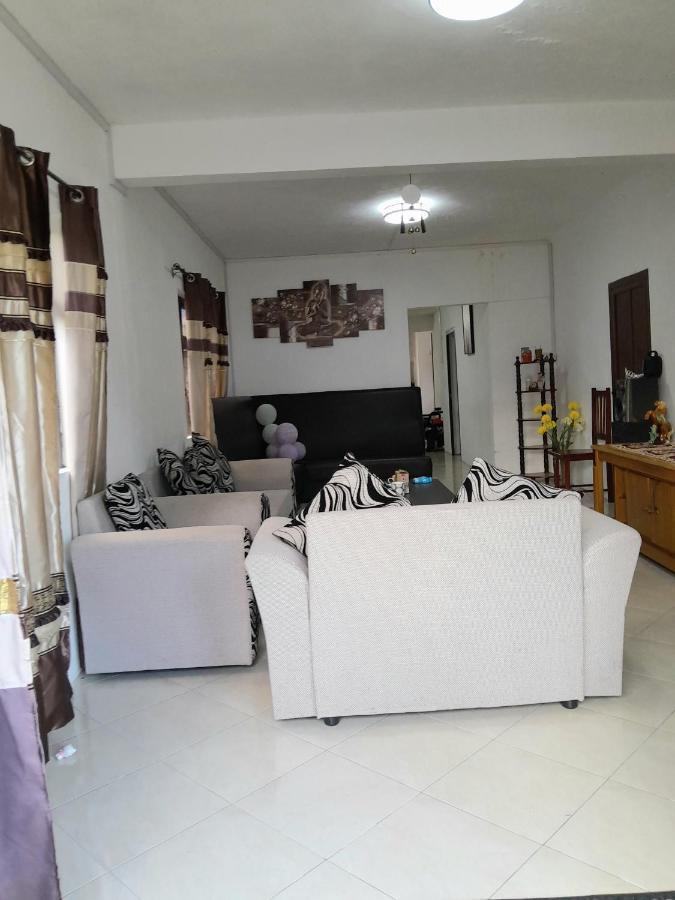 Beautiful Affordable House - 5 Minutes From The Airport And 12 Minutes To Blue Bay Beach Mon Tresor المظهر الخارجي الصورة