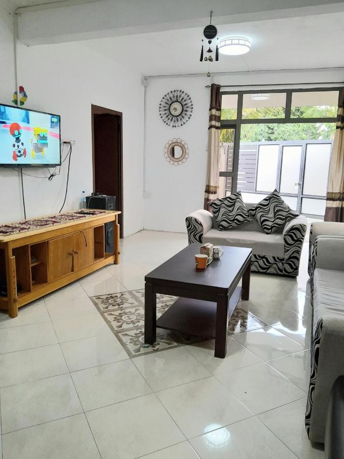 Beautiful Affordable House - 5 Minutes From The Airport And 12 Minutes To Blue Bay Beach Mon Tresor المظهر الخارجي الصورة